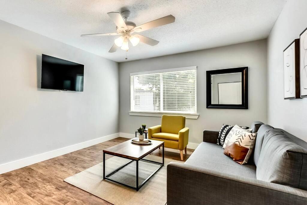 Ferienwohnung Bright And Cheerful Flat, Near Fair Park Dallas Exterior foto