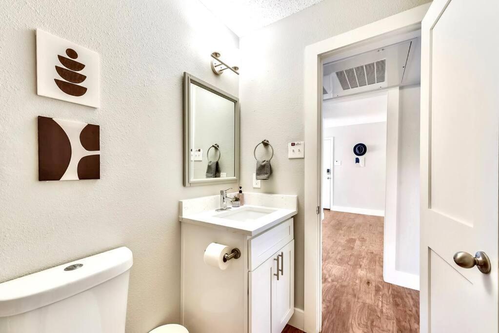 Ferienwohnung Bright And Cheerful Flat, Near Fair Park Dallas Exterior foto