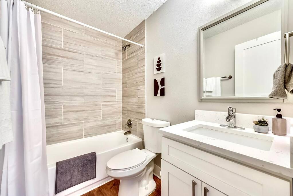 Ferienwohnung Bright And Cheerful Flat, Near Fair Park Dallas Exterior foto
