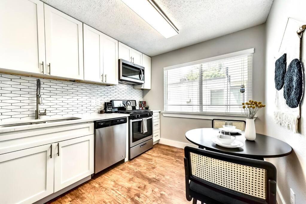 Ferienwohnung Bright And Cheerful Flat, Near Fair Park Dallas Exterior foto
